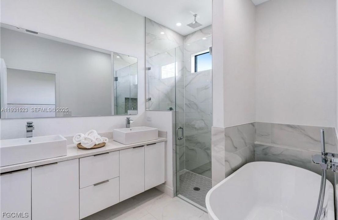 待售: $349,900 (3 贝兹, 3 浴室, 1616 平方英尺)