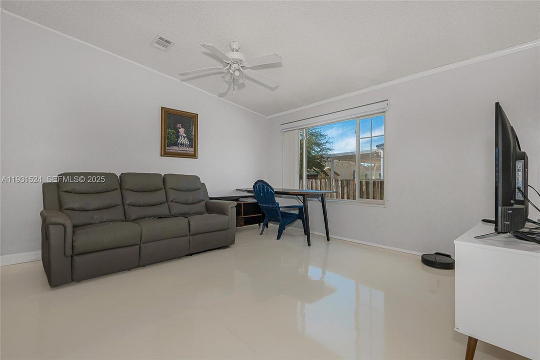 На продажу: $255,000 (3 спален, 2 ванн, 1456 Квадратных фут)