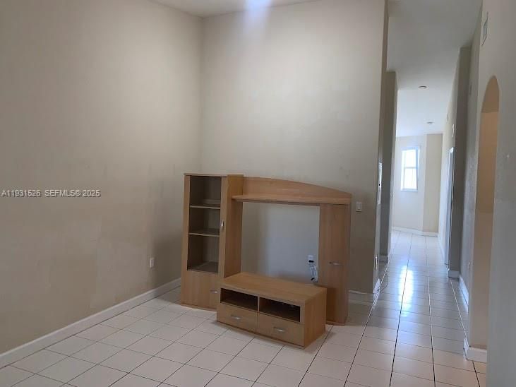 For Rent: $1,950 (3 beds, 2 baths, 1182 Square Feet)