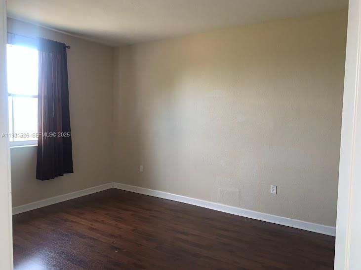 For Rent: $1,950 (3 beds, 2 baths, 1182 Square Feet)