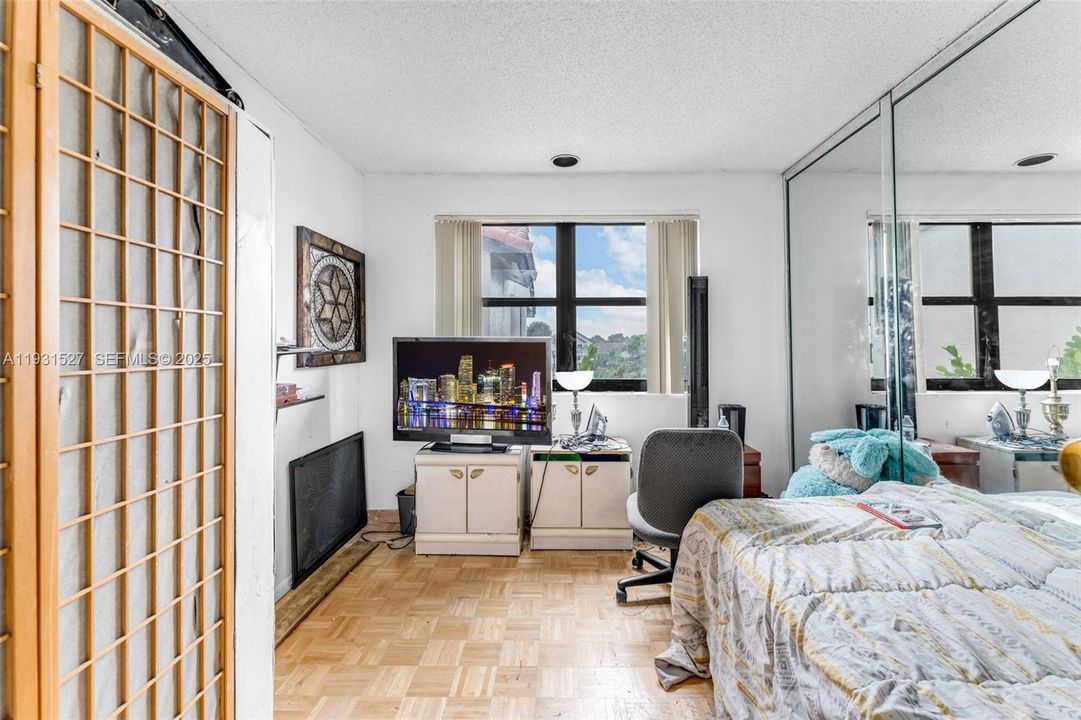 For Sale: $415,000 (3 beds, 2 baths, 1560 Square Feet)