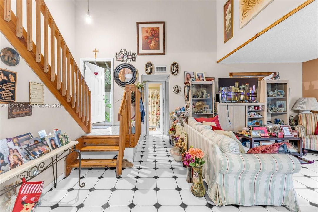 For Sale: $415,000 (3 beds, 2 baths, 1560 Square Feet)