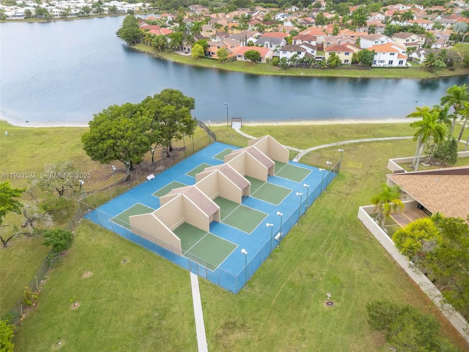 For Sale: $415,000 (3 beds, 2 baths, 1560 Square Feet)