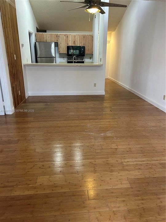 出租: $2,650 (3 贝兹, 2 浴室, 1220 平方英尺)