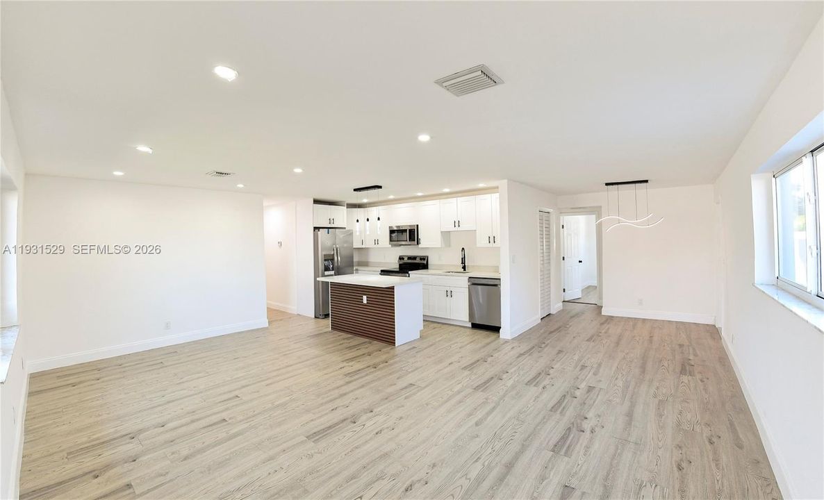 待售: $660,000 (4 贝兹, 2 浴室, 3280 平方英尺)