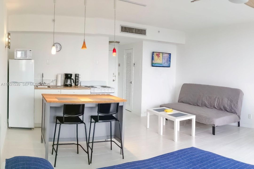 出租: $1,800 (0 贝兹, 1 浴室, 474 平方英尺)