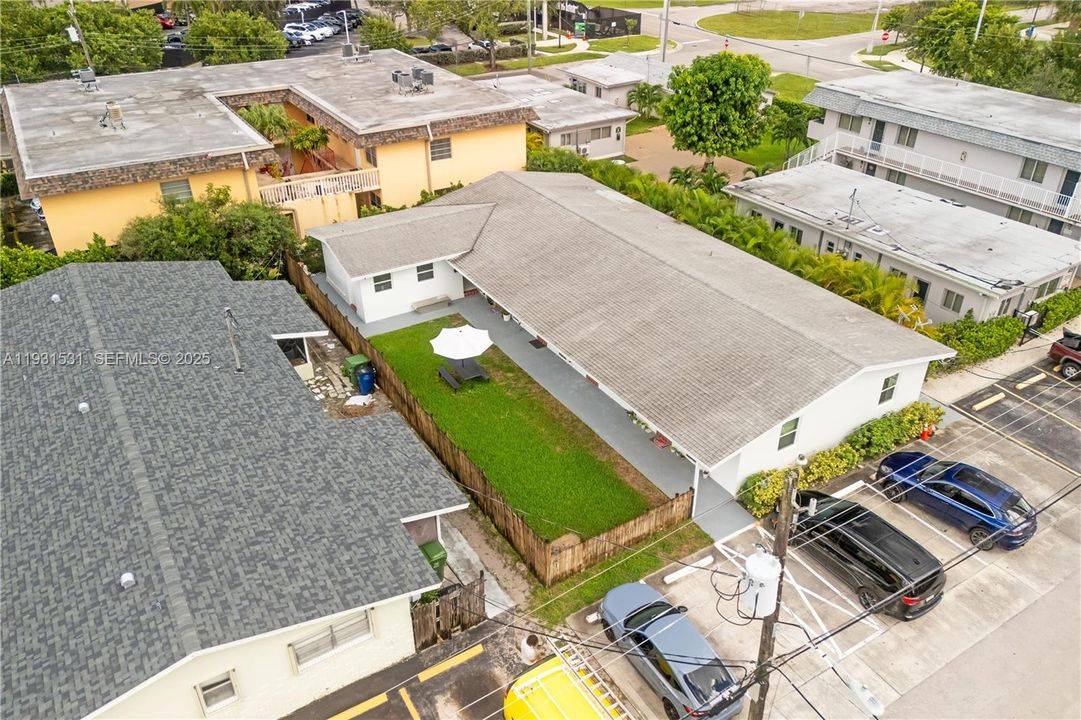 For Rent: $1,950 (1 beds, 1 baths, 2717 Square Feet)