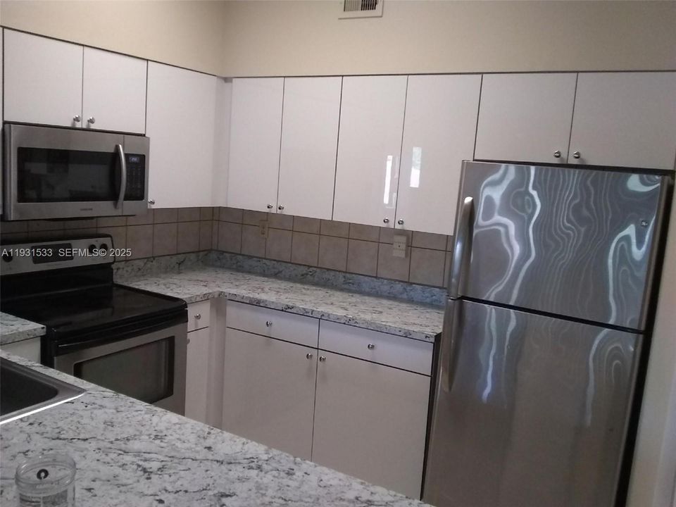 En Renta: $2,400 (2 camas, 2 baños, 927 Pies cuadrados)