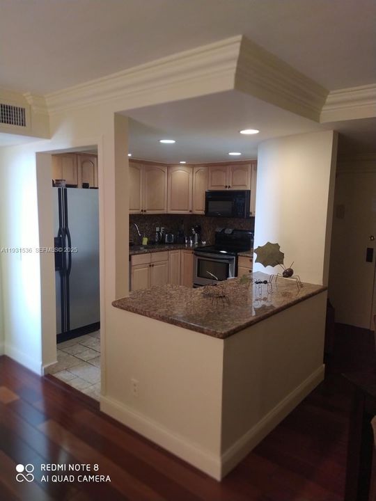 出租: $2,900 (1 贝兹, 1 浴室, 612 平方英尺)