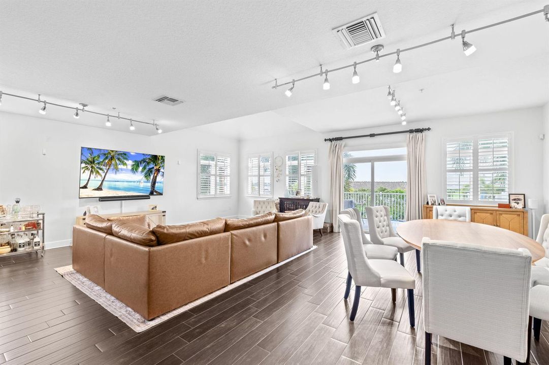 10-web-or-mls-A7404707