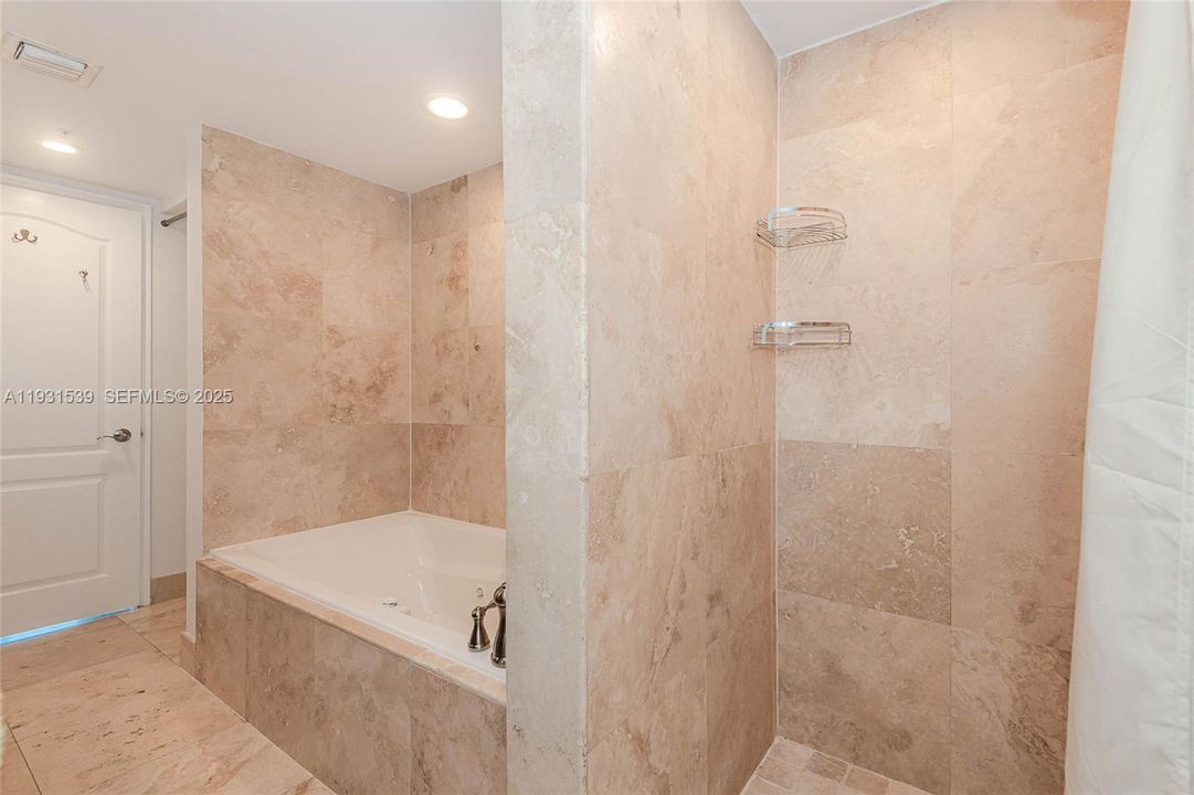 В аренду: $5,500 (2 спален, 2 ванн, 1270 Квадратных фут)