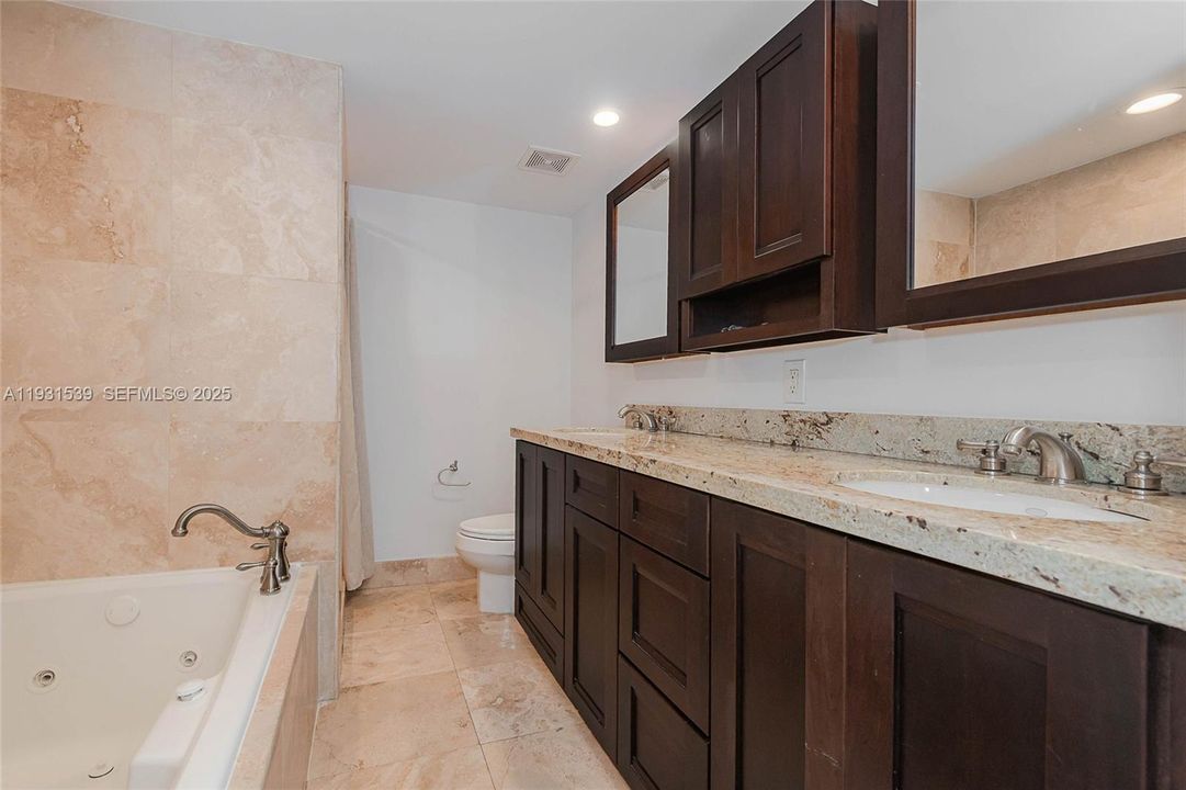 В аренду: $5,500 (2 спален, 2 ванн, 1270 Квадратных фут)