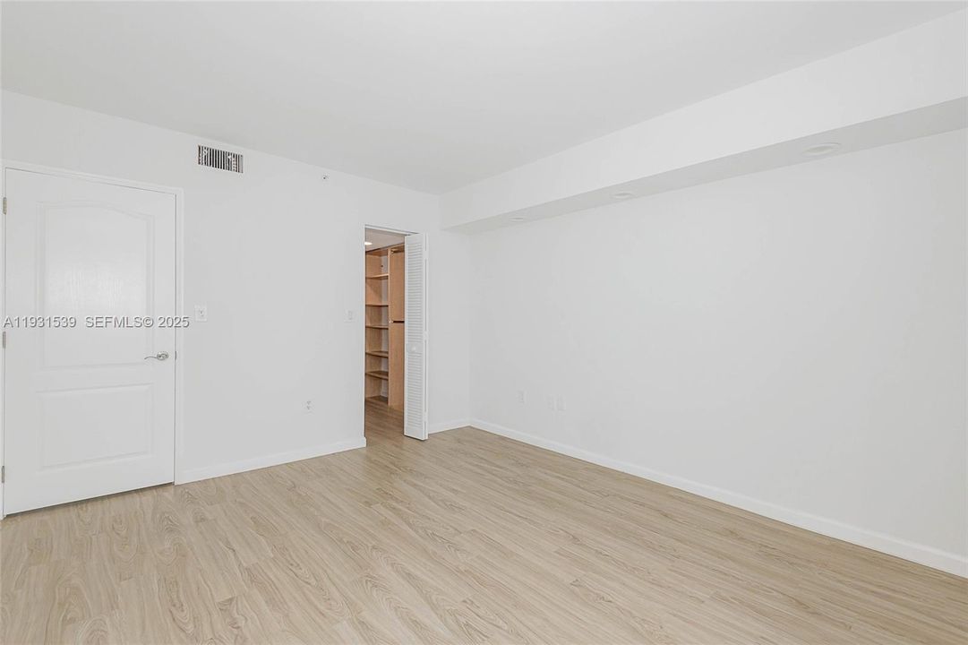 В аренду: $5,500 (2 спален, 2 ванн, 1270 Квадратных фут)