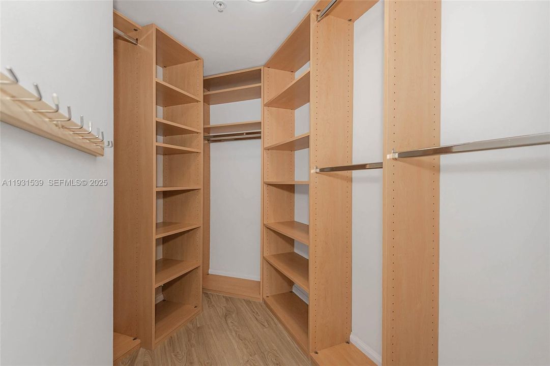 В аренду: $5,500 (2 спален, 2 ванн, 1270 Квадратных фут)