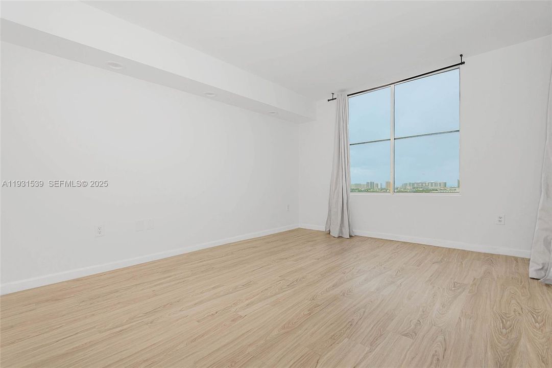 В аренду: $5,500 (2 спален, 2 ванн, 1270 Квадратных фут)