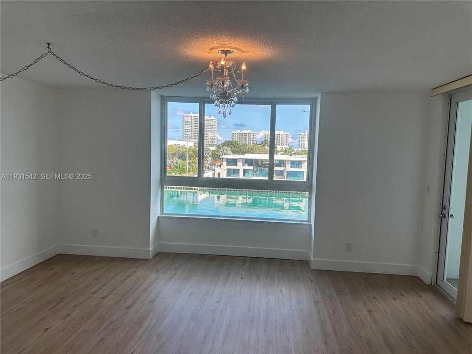 For Sale: $925,000 (2 beds, 2 baths, 1485 Square Feet)