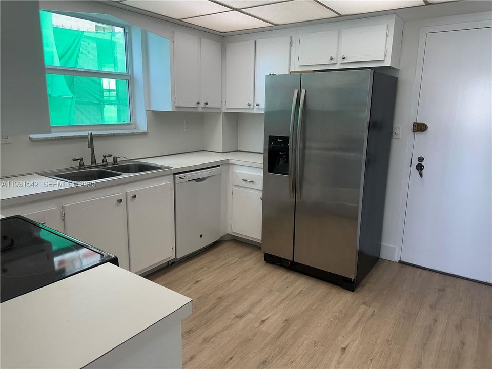 For Sale: $925,000 (2 beds, 2 baths, 1485 Square Feet)