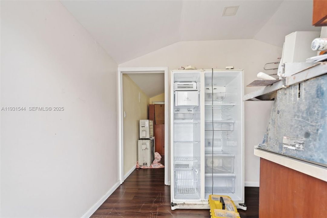 待售: $695,000 (4 贝兹, 3 浴室, 1000 平方英尺)