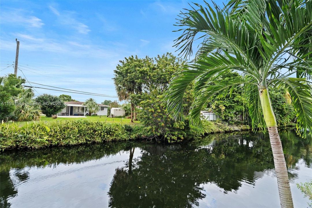 待售: $695,000 (4 贝兹, 3 浴室, 1000 平方英尺)