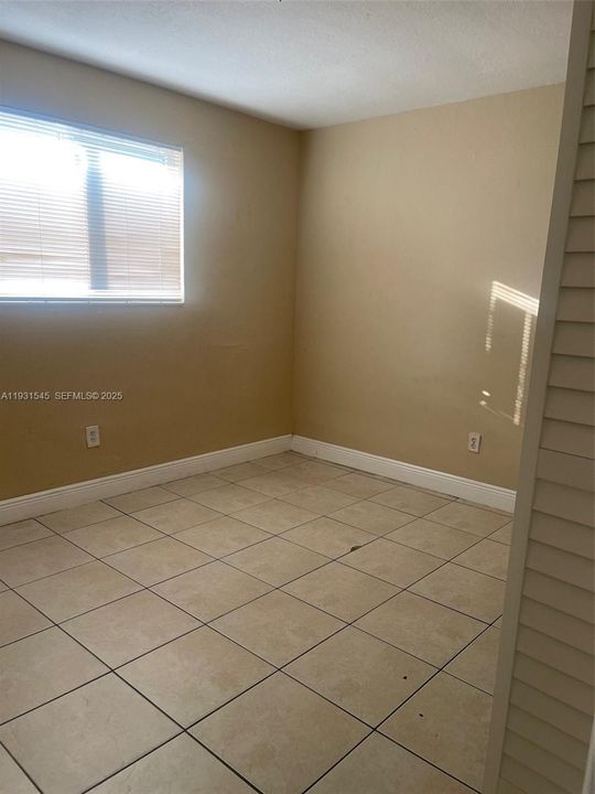 В аренду: $2,000 (2 спален, 1 ванн, 775 Квадратных фут)