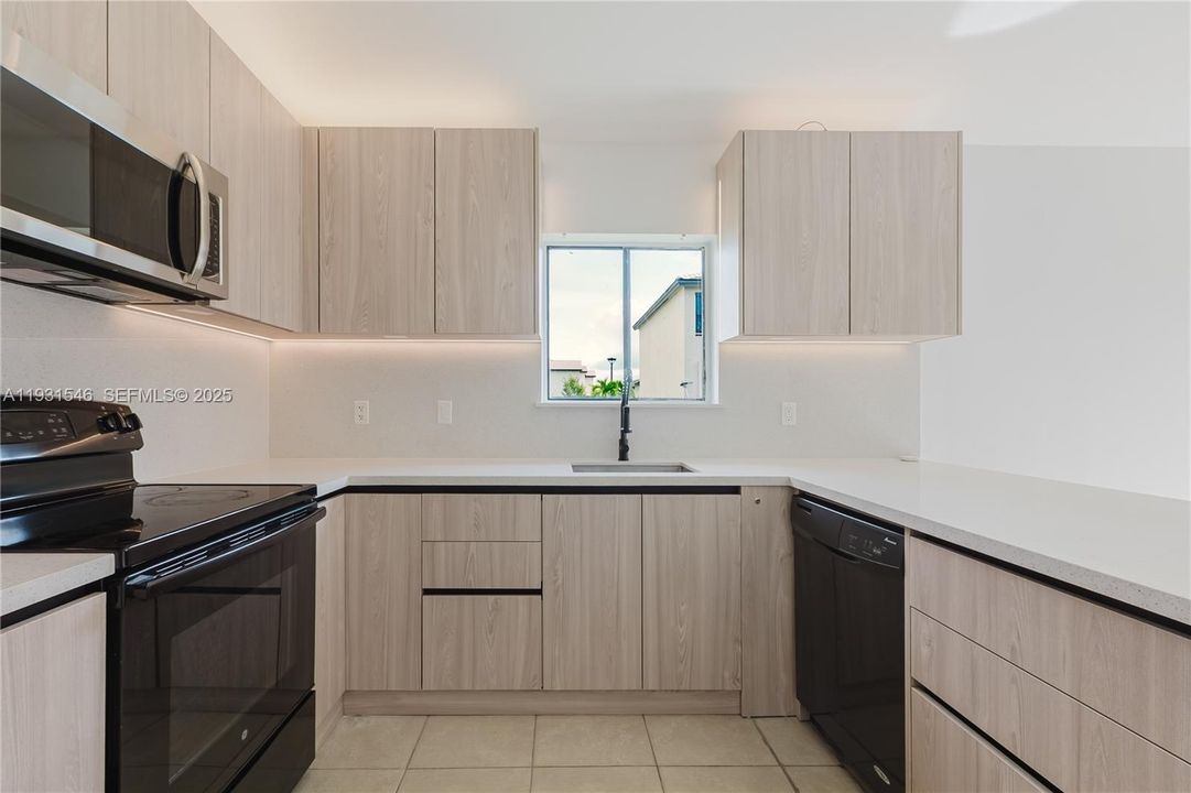 En Venta: $459,900 (3 camas, 2 baños, 1191 Pies cuadrados)