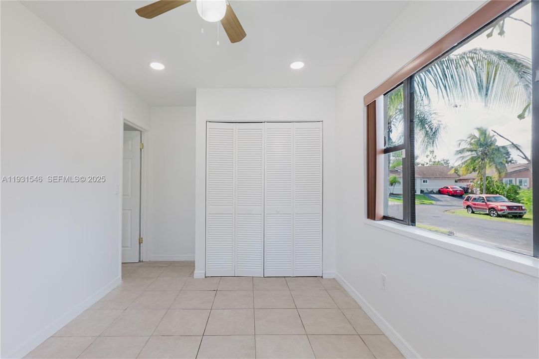 En Venta: $459,900 (3 camas, 2 baños, 1191 Pies cuadrados)