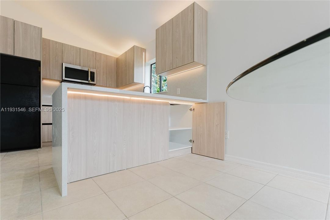 En Venta: $459,900 (3 camas, 2 baños, 1191 Pies cuadrados)