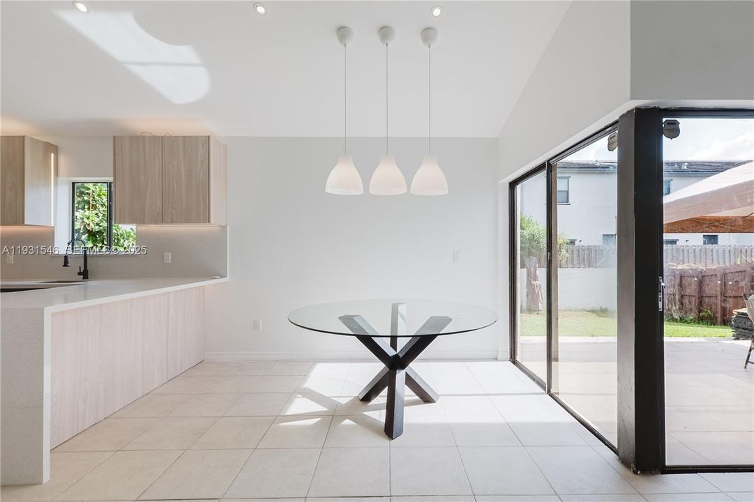 En Venta: $459,900 (3 camas, 2 baños, 1191 Pies cuadrados)