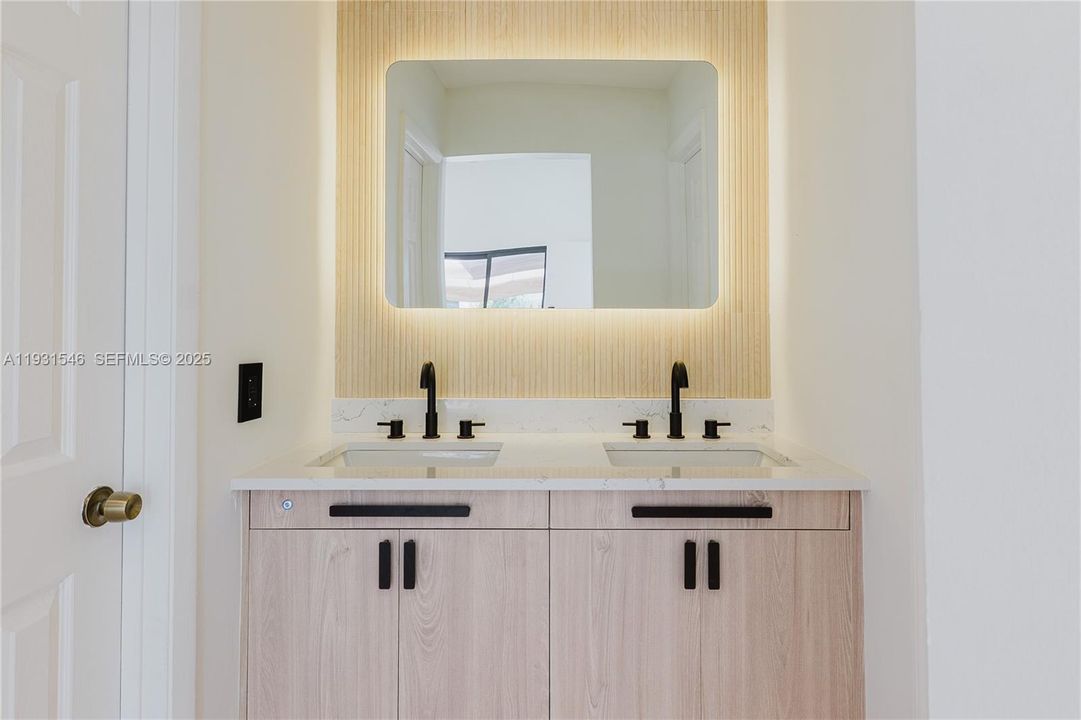 En Venta: $459,900 (3 camas, 2 baños, 1191 Pies cuadrados)