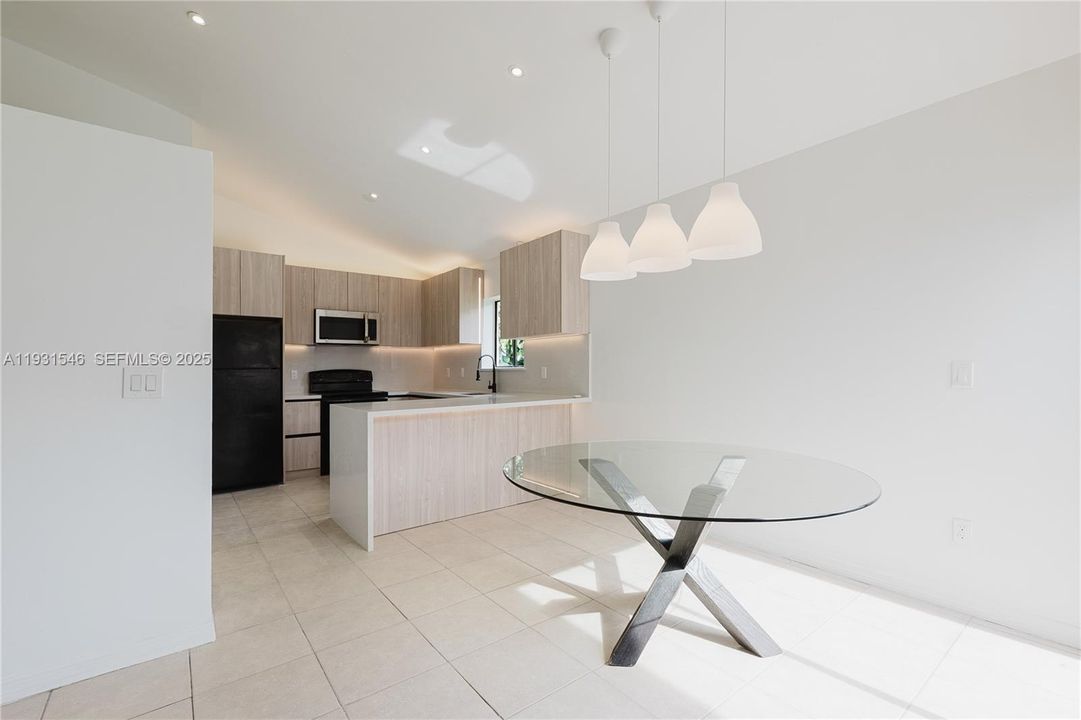 En Venta: $459,900 (3 camas, 2 baños, 1191 Pies cuadrados)