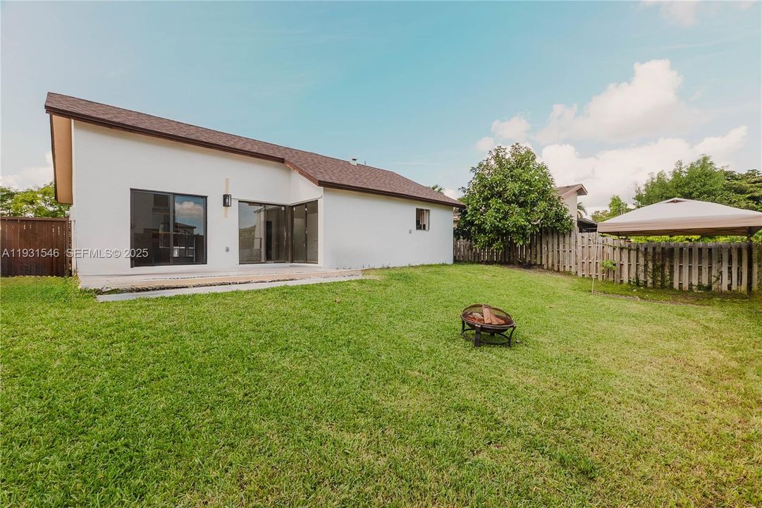 En Venta: $459,900 (3 camas, 2 baños, 1191 Pies cuadrados)