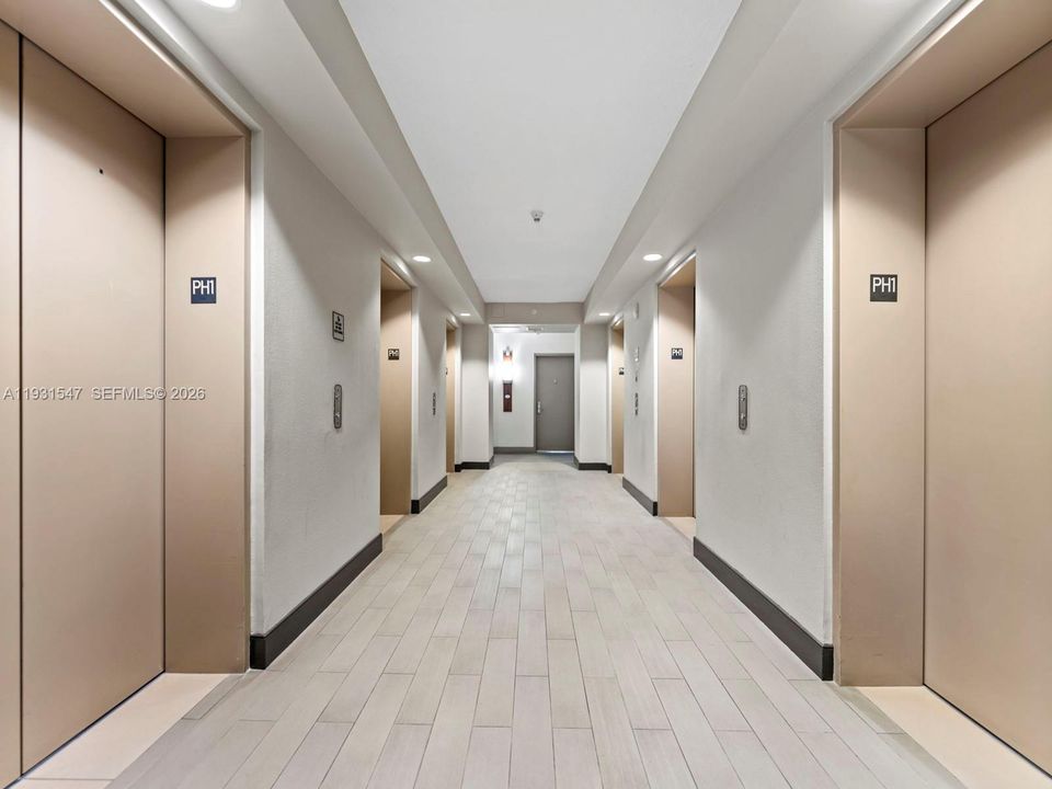 En Venta: $330,000 (0 camas, 1 baños, 503 Pies cuadrados)