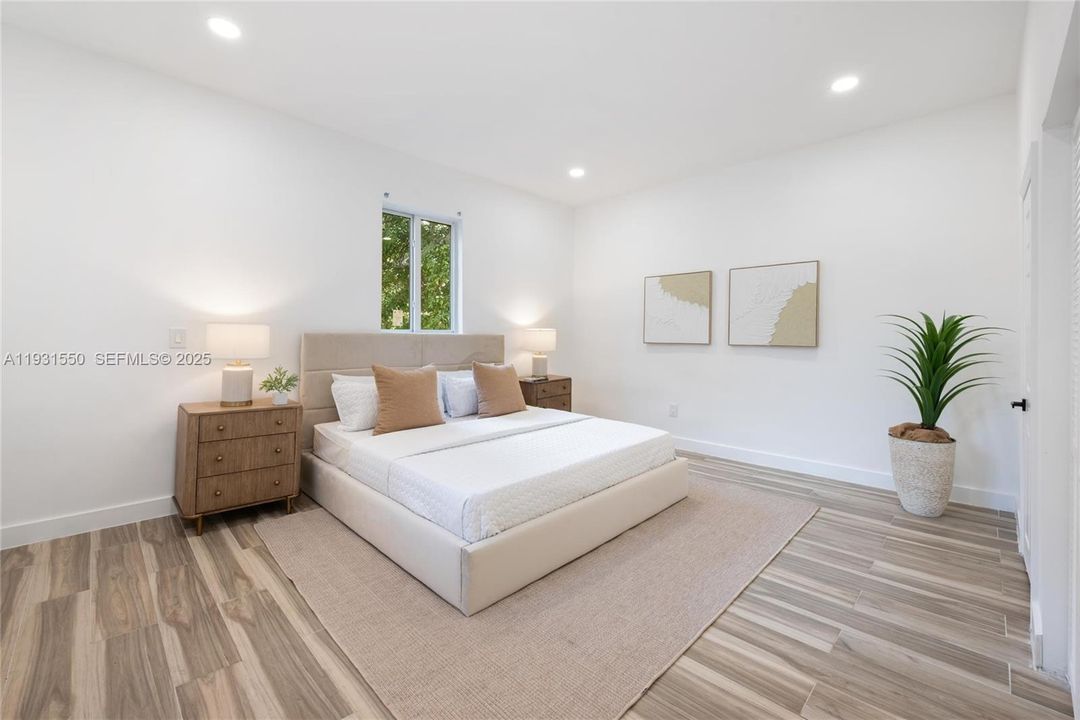 For Sale: $1,199,000 (5 beds, 5 baths, 1950 Square Feet)