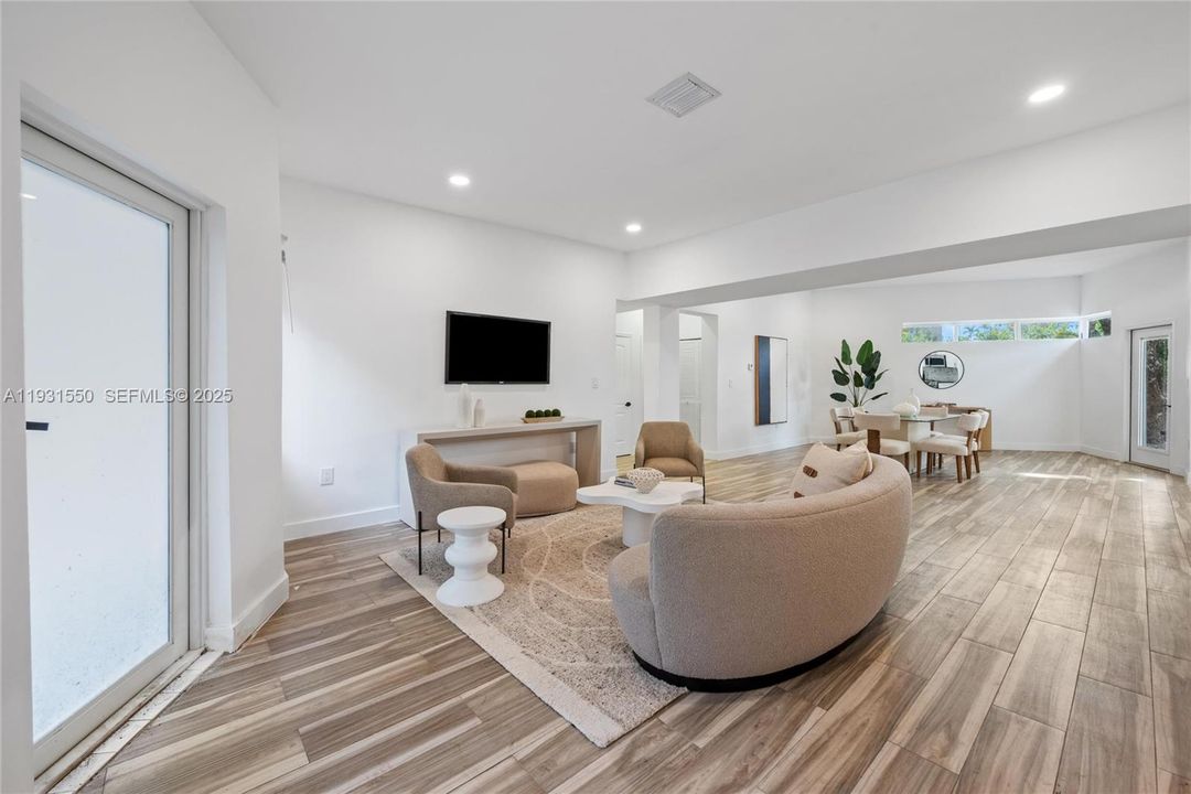 For Sale: $1,199,000 (5 beds, 5 baths, 1950 Square Feet)