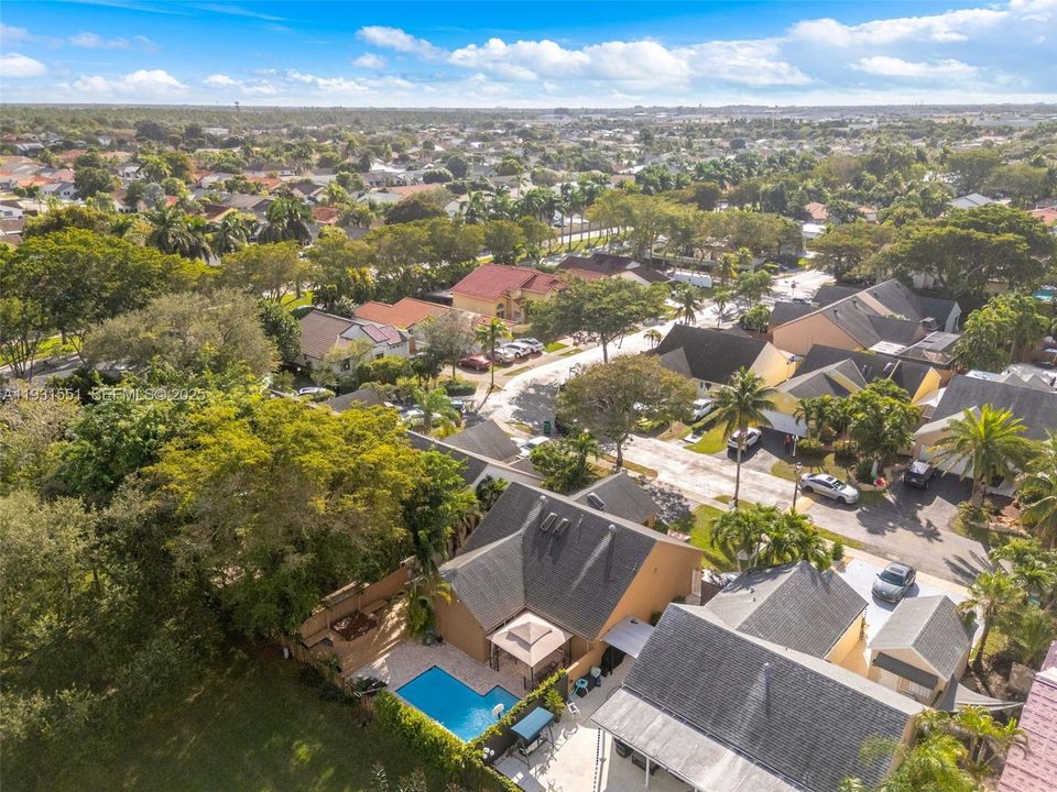 For Sale: $639,000 (3 beds, 2 baths, 1621 Square Feet)
