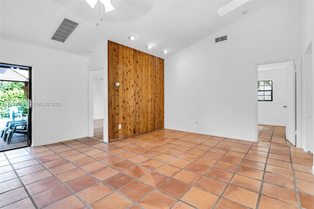 For Sale: $639,000 (3 beds, 2 baths, 1621 Square Feet)