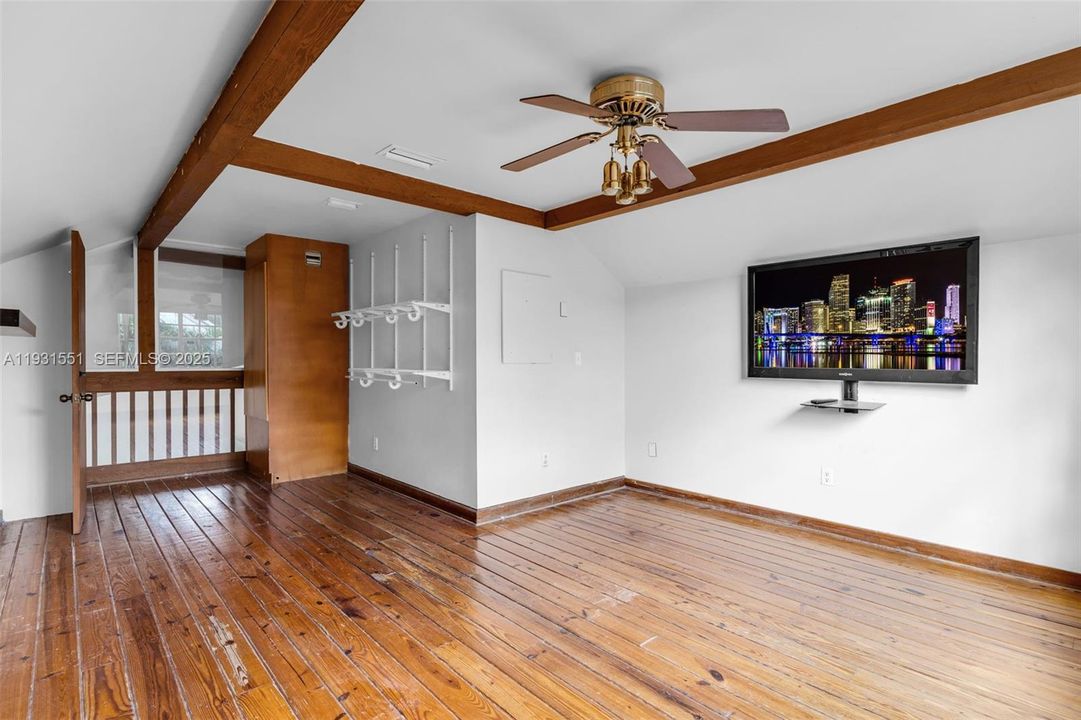 For Sale: $639,000 (3 beds, 2 baths, 1621 Square Feet)