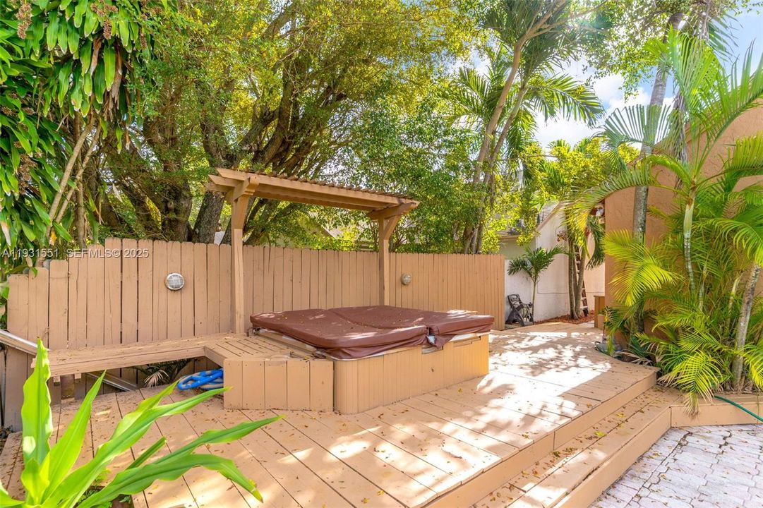 For Sale: $639,000 (3 beds, 2 baths, 1621 Square Feet)