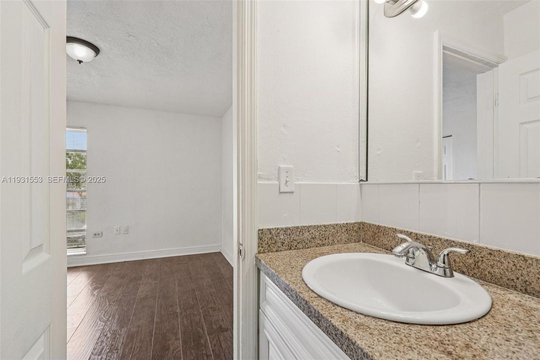 For Sale: $244,500 (2 beds, 2 baths, 763 Square Feet)