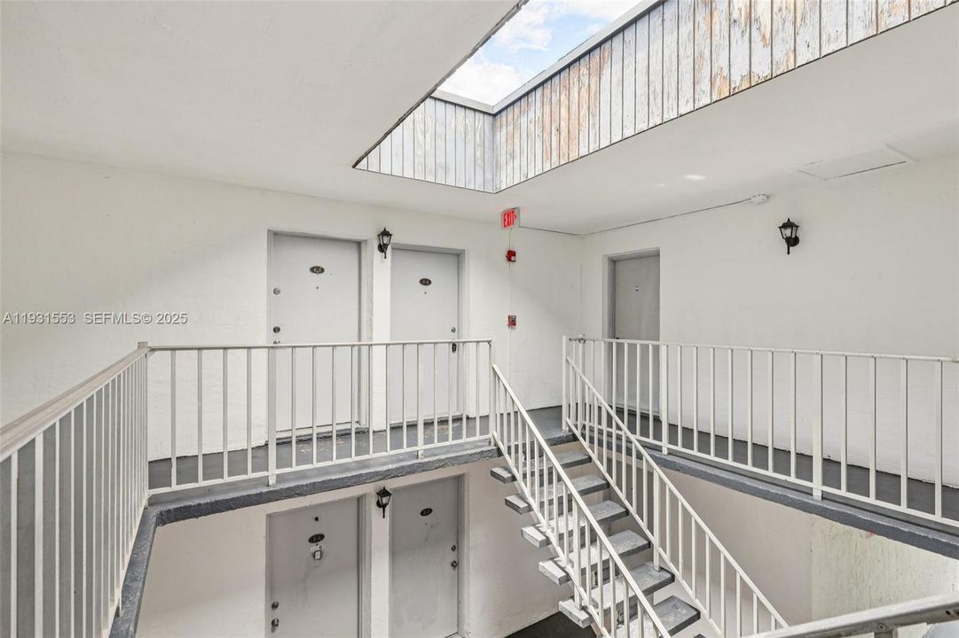 For Sale: $244,500 (2 beds, 2 baths, 763 Square Feet)