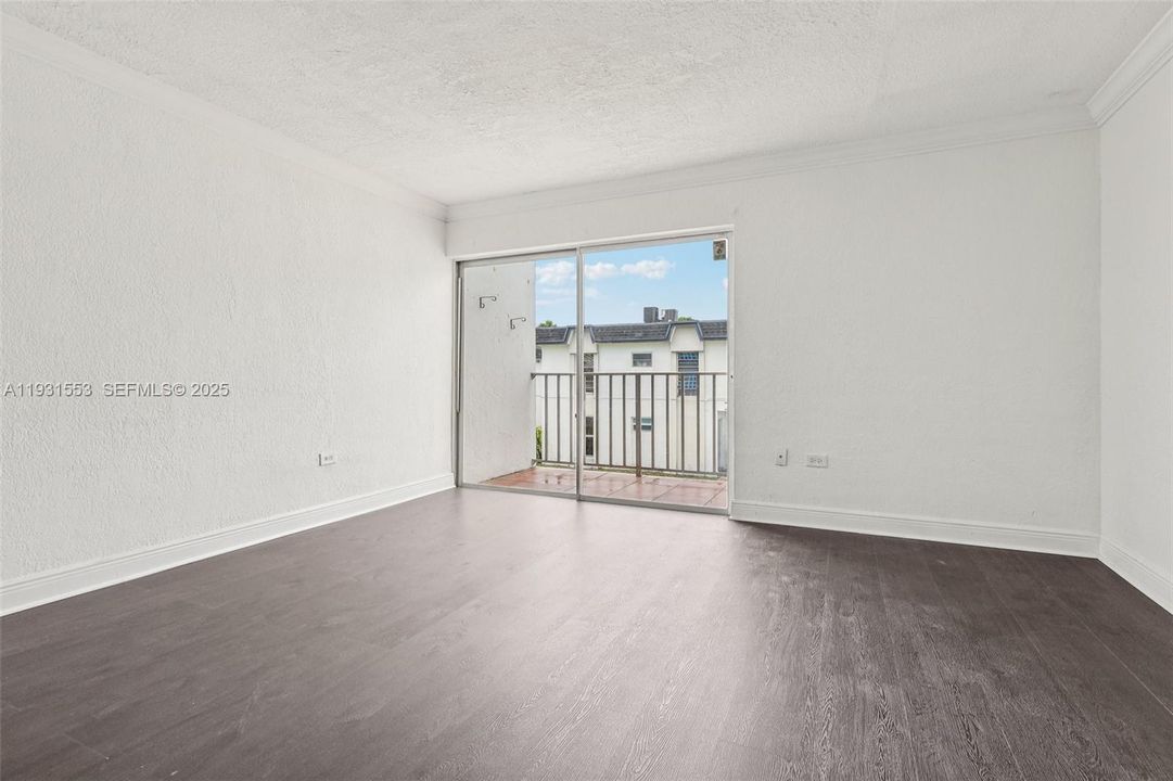 For Sale: $244,500 (2 beds, 2 baths, 763 Square Feet)