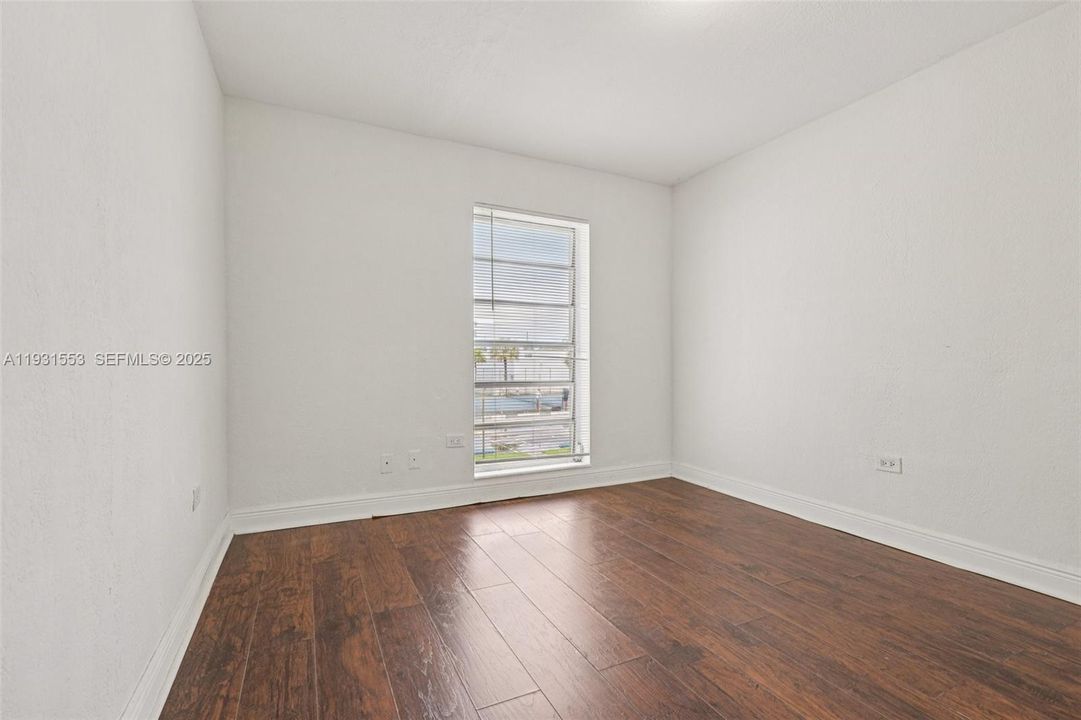 For Sale: $244,500 (2 beds, 2 baths, 763 Square Feet)