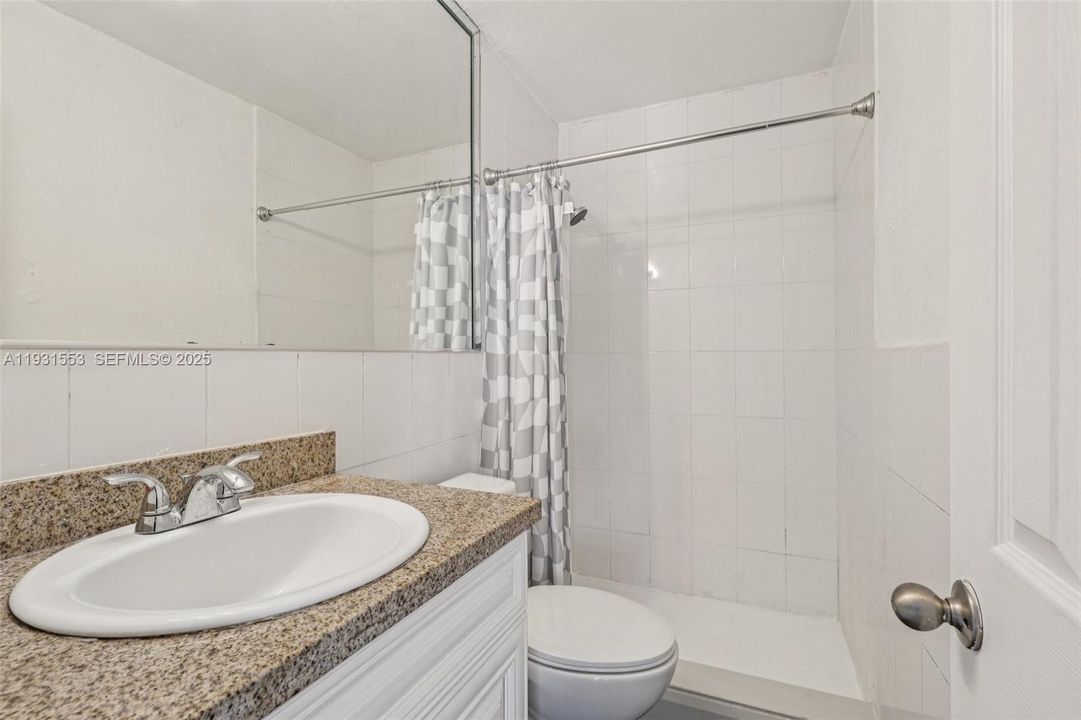 For Sale: $244,500 (2 beds, 2 baths, 763 Square Feet)