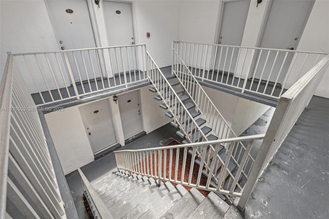 For Sale: $244,500 (2 beds, 2 baths, 763 Square Feet)