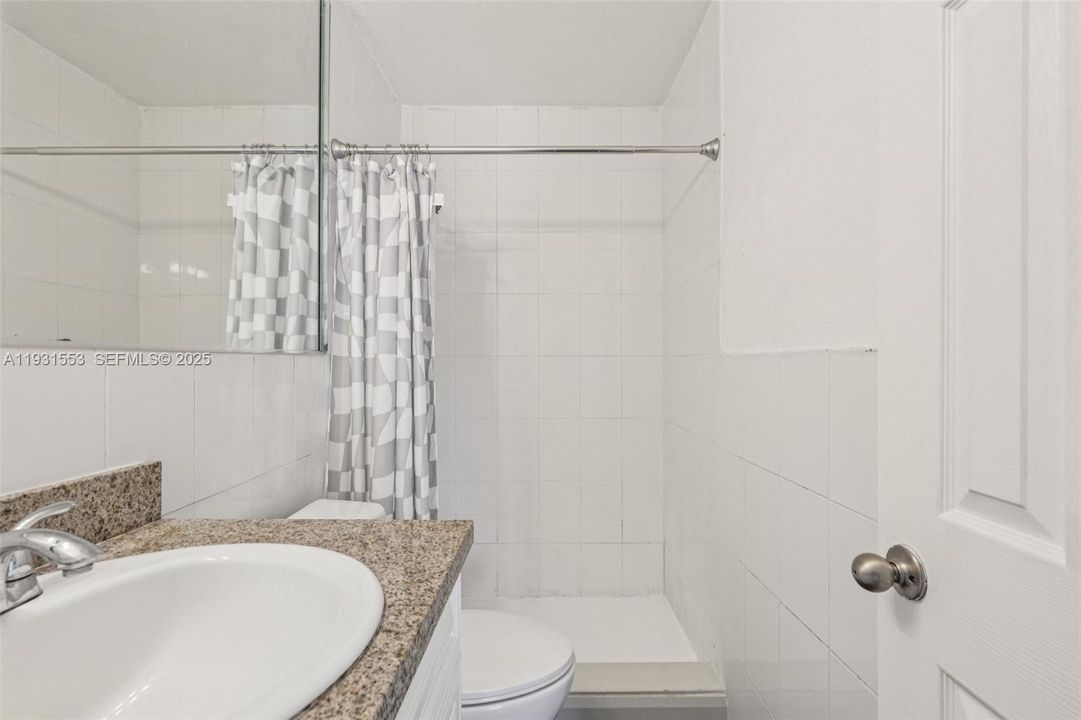 For Sale: $244,500 (2 beds, 2 baths, 763 Square Feet)