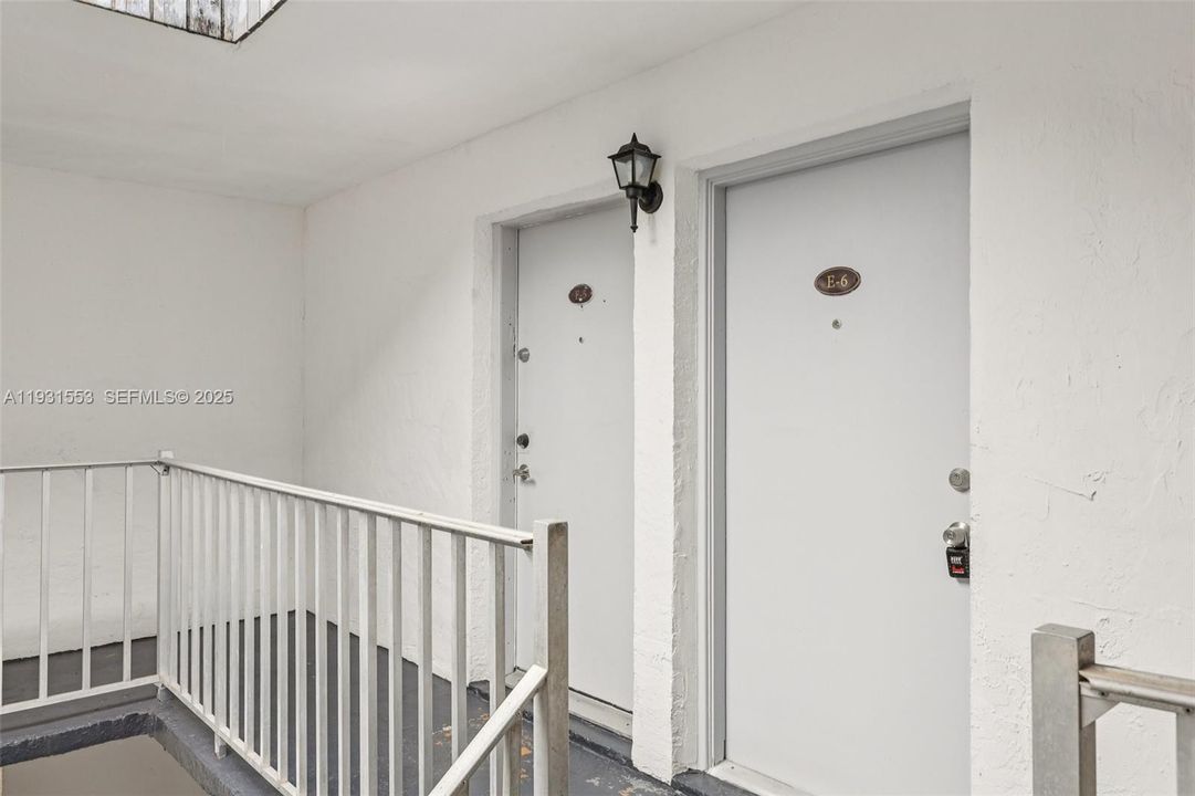 For Sale: $244,500 (2 beds, 2 baths, 763 Square Feet)