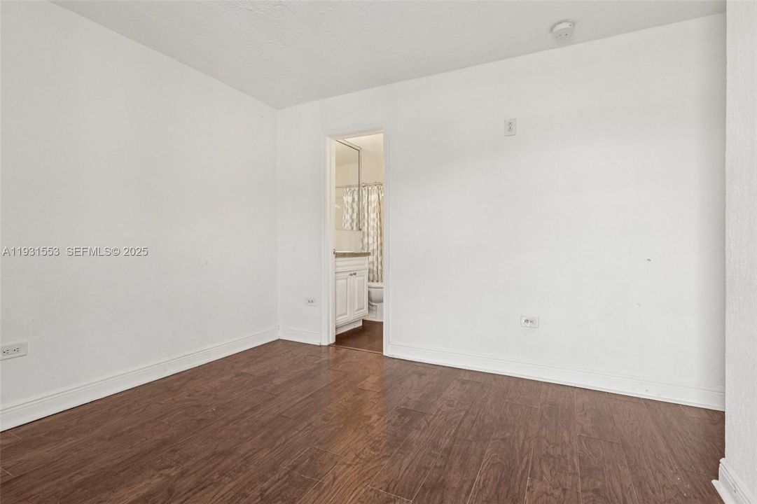 For Sale: $244,500 (2 beds, 2 baths, 763 Square Feet)