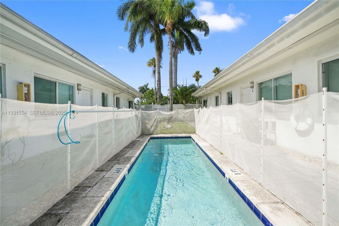 For Rent: $1,900 (2 beds, 1 baths, 679 Square Feet)