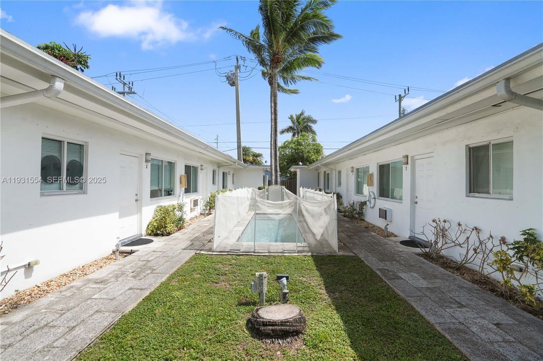 For Rent: $1,900 (2 beds, 1 baths, 679 Square Feet)