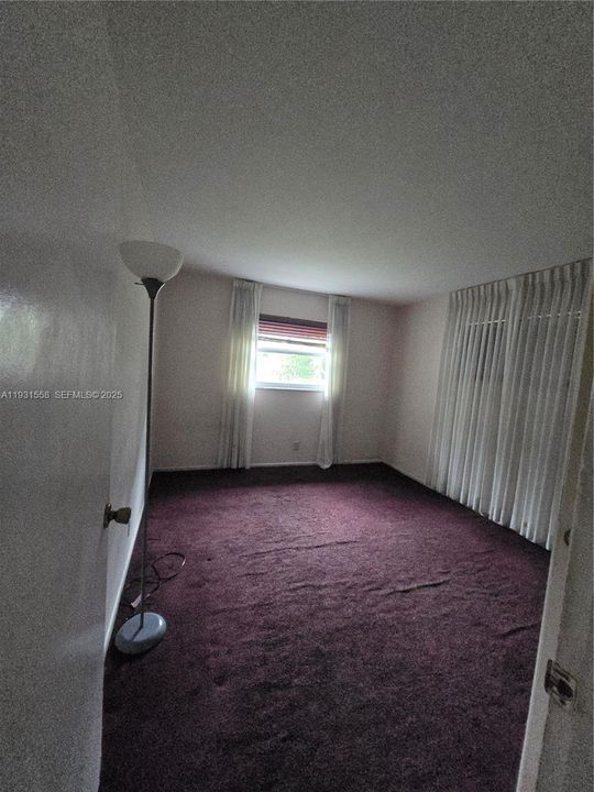 For Sale: $450,000 (4 beds, 2 baths, 1724 Square Feet)